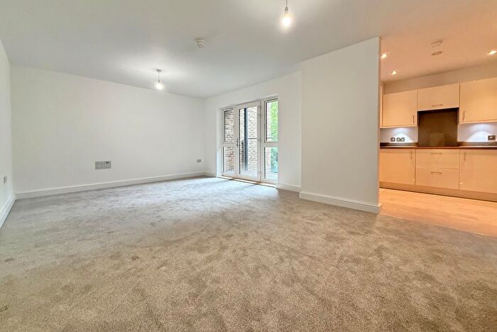 2 Bedroom Property For Sale In Meadow Court, Sarisbury Green, SO31