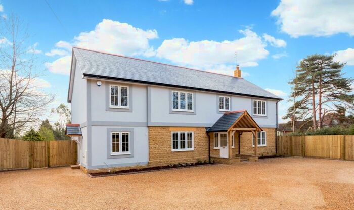 4 Bedroom Detached House To Rent In Suffield Lane Puttenham, GU3