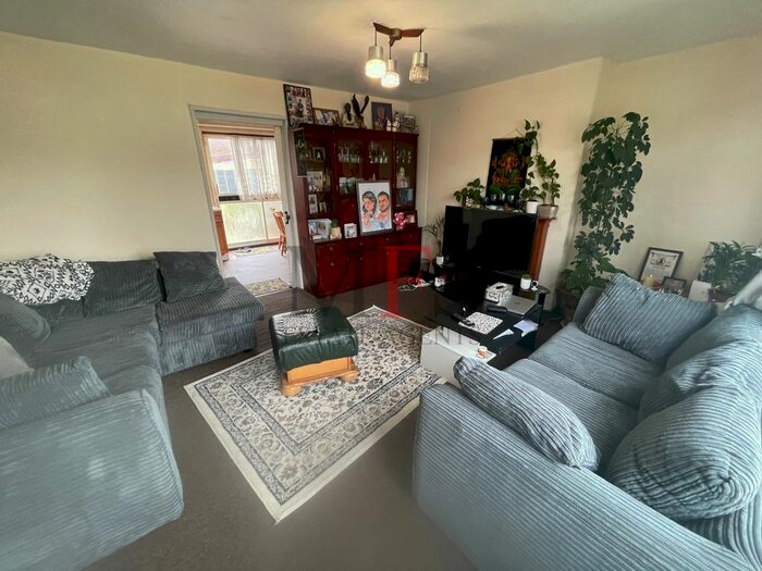 3 Bedroom Terraced House To Rent In Convent Road, Ashford, TW15