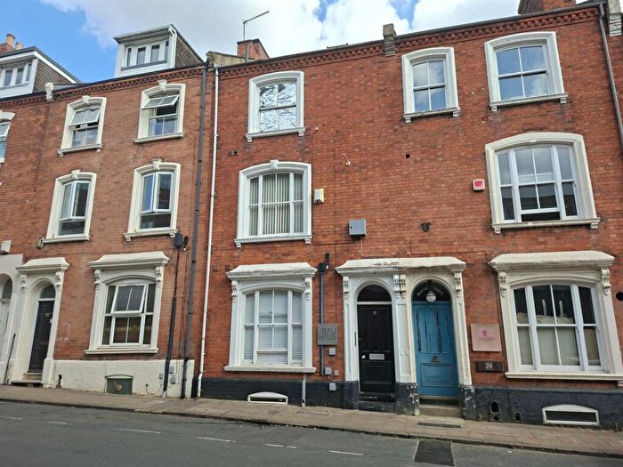 1 Bedroom Apartment For Sale In Hazelwood Road, Northampton, NN1
