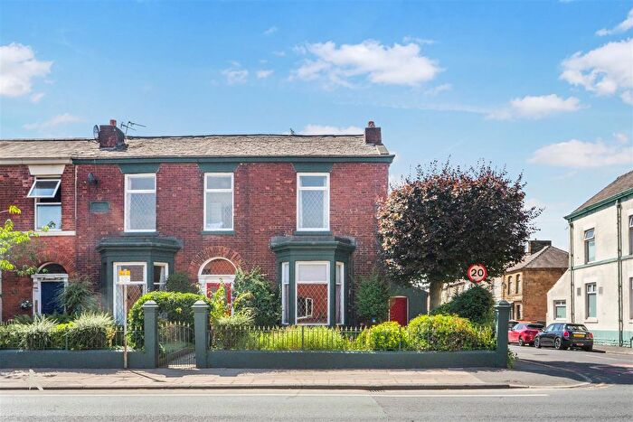 6 Bedroom End Of Terrace House For Sale In Walmersley Road, Bury, BL9