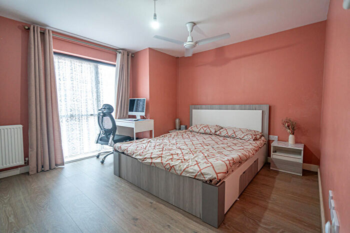 3 Bedroom Semi-Detached House For Sale In Invention Avenue, Handsworth, Birmingham, B21 - Photo 11