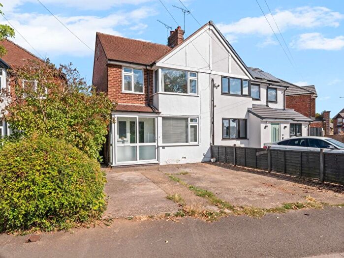 3 Bedroom Semi-Detached House For Sale In Tachbrook Road, Royal Leamington Spa, CV31