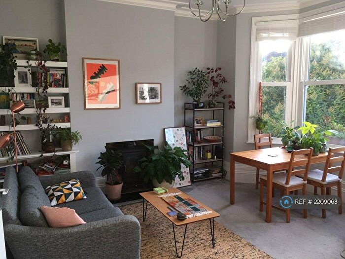 2 Bedroom Flat To Rent In Bayford Road, London, NW10