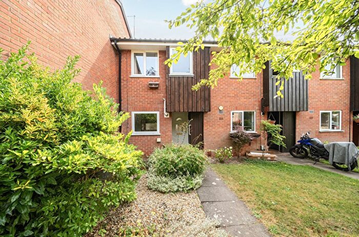 3 Bedroom Terraced House For Sale In Greenham Wood, Bracknell, Berkshire, RG12