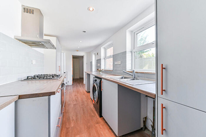 3 Bedroom End Of Terrace House To Rent In Napier Road, South Croydon, CR2