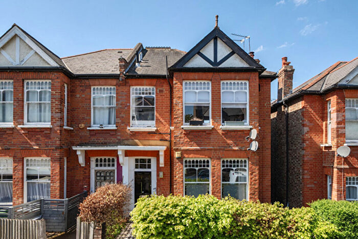 2 Bedroom Flat For Sale In Sarre Road, West Hampstead, London, NW2