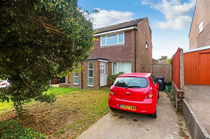 4 Bedroom Property To Rent In Bush Farm Drive, Portslade, BN41