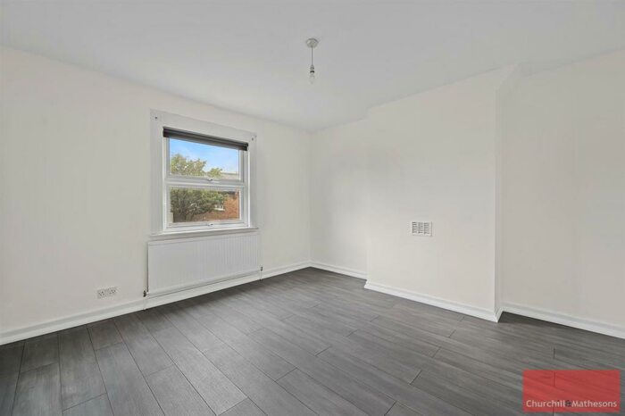 3 Bedroom Terraced House To Rent In London, NW10