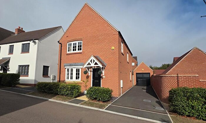 3 Bedroom Detached House For Sale In Squirrel Close, Brackley, NN13