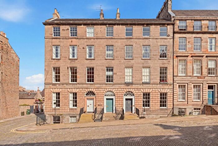 2 Bedroom Apartment For Sale In India Street, New Town, Edinburgh, EH3