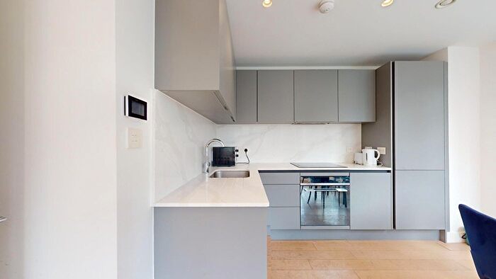 1 Bedroom Flat To Rent In New Horizons Court, Brentford, TW8