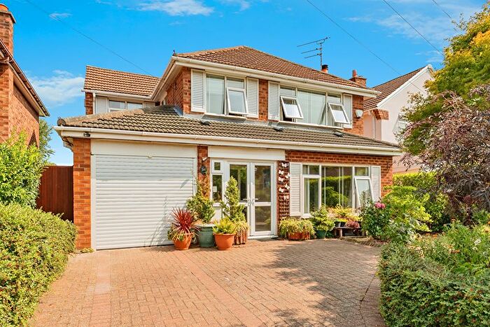 3 Bedroom Detached House For Sale In Marfords Avenue, Wirral, CH63