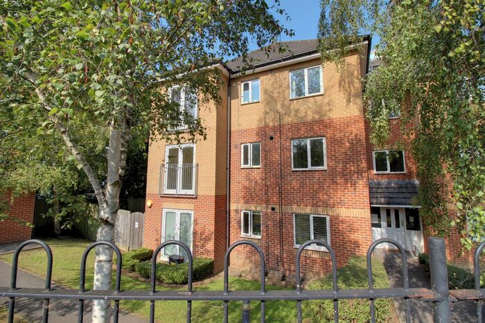 2 Bedroom Flat To Rent In Flat Craig House, Craig Avenue, Reading, RG30