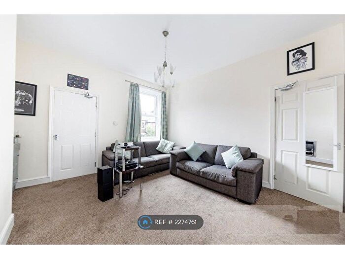 3 Bedroom Maisonette To Rent In Shortridge Terrace, Newcastle Upon Tyne, NE2
