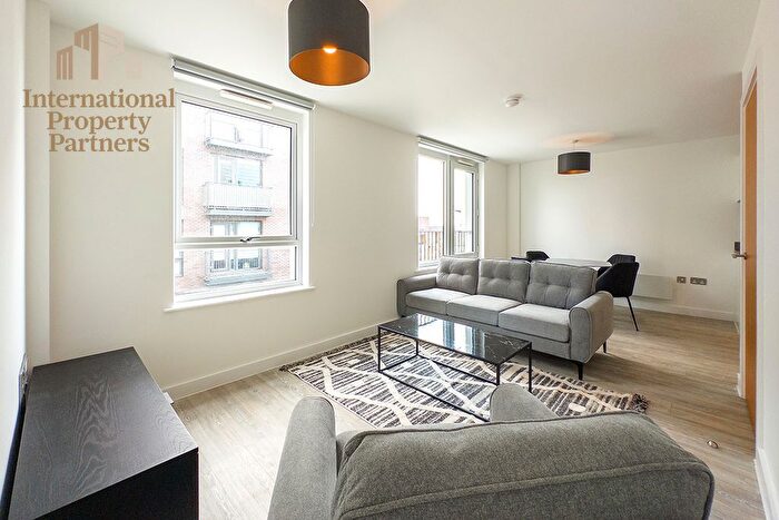 2 Bedroom Flat To Rent In Middlewood Plaza, Craven Street, Salford, M5
