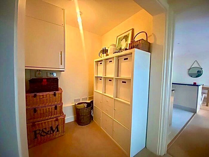 2 Bedroom Apartment To Rent In Britannia Place, Henley On Thames, RG9