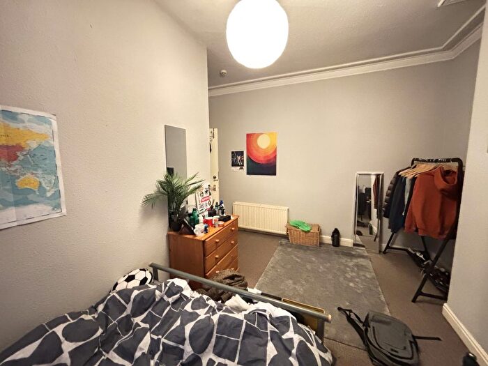 5 Bedroom Semi-Detached House To Rent In Victoria Road, Leeds, LS6