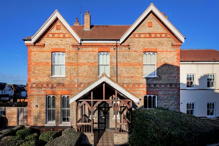 1 Bedroom Flat To Rent In Castlebar Park, London, W5