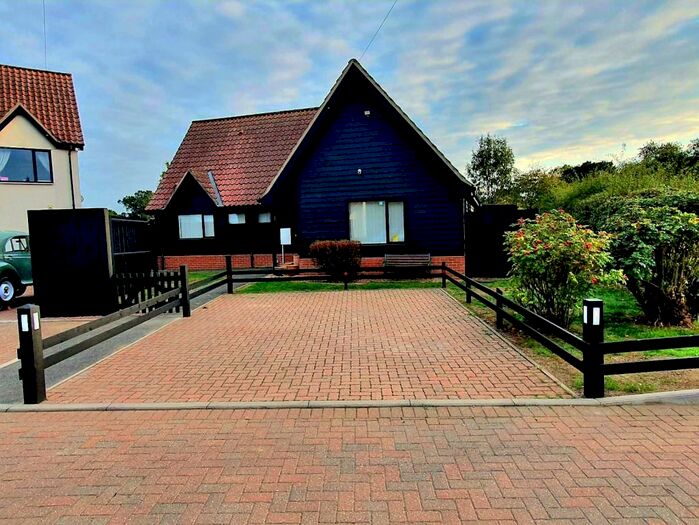 2 Bedroom Bungalow To Rent In Stewart Close, Tibenham, Norwich, NR16