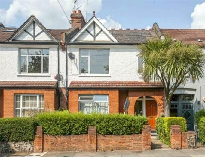 1 Bedroom Apartment To Rent In Newton Avenue, Muswell Hill, N10