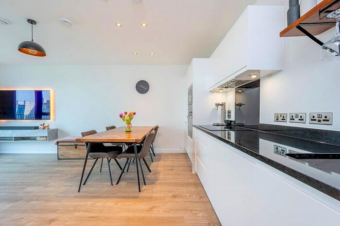 1 Bedroom Flat For Sale In Lakeside Drive, Park Royal, London, NW10