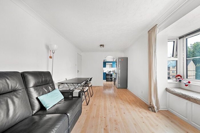 1 Bedroom Flat To Rent In Lowry Court, Stubbs Drive, SE16