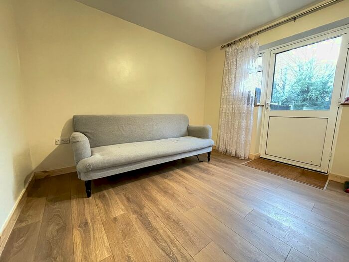 1 Bedroom Flat To Rent In Roxborough Road, Harrow-On-The-Hill, Harrow, HA1