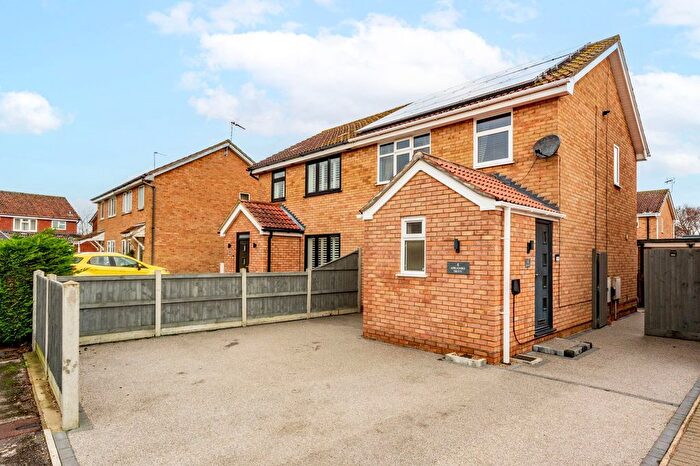 3 Bedroom Semi Detached House For Sale In Appledore Drive, Carlton Colville, NR33