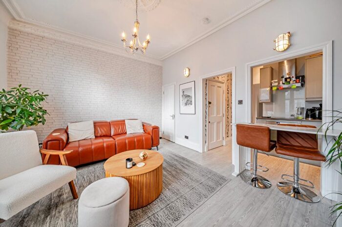 1 Bedroom Flat For Sale In Chelverton Road, London, SW15