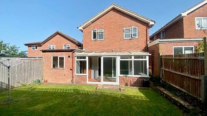 4 Bedroom House To Rent In Heathdown Close, BN10