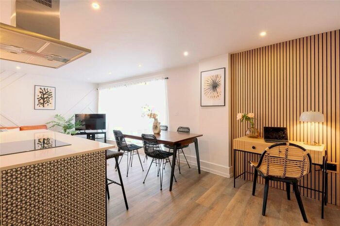 2 Bedroom Flat To Rent In Angel Wharf, Shepherdess Walk, N1