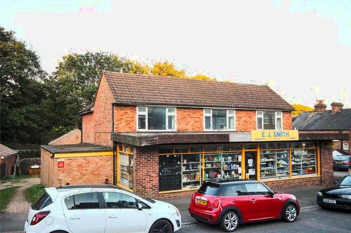 Maisonette To Rent In High Street, Markyate, St. Albans, Hertfordshire, AL3