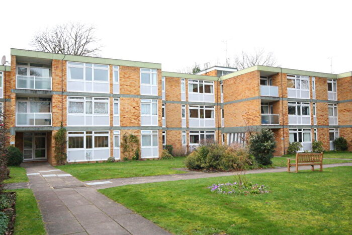 3 Bedroom Flat To Rent In Chobham Road, Woking, GU21