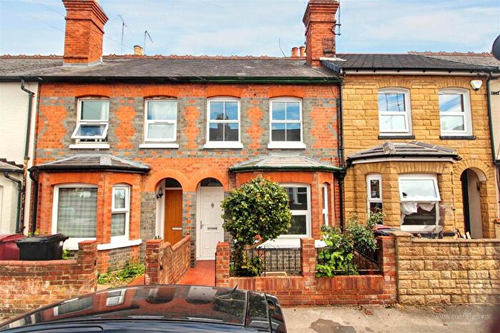 3 Bedroom Terraced House For Sale In Elm Park Road, Reading, RG30