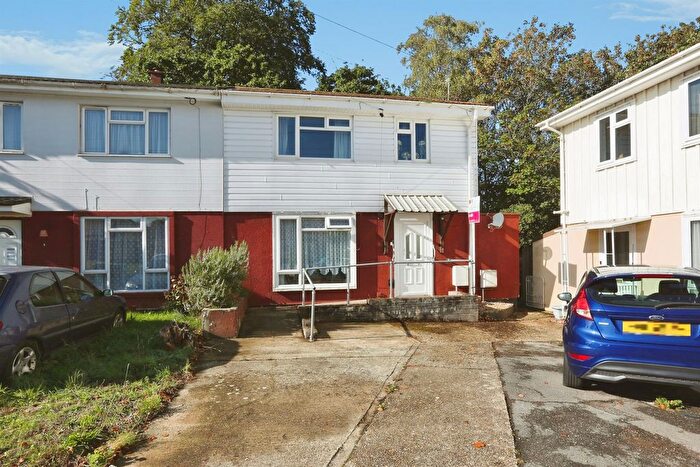 3 Bedroom End Of Terrace House For Sale In Barnfield Close, Southampton, SO19