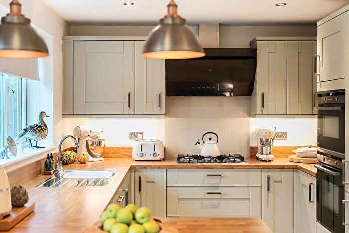 4 Bedroom Detached House For Sale In Kendal Gardens, Tockwith, York, YO26