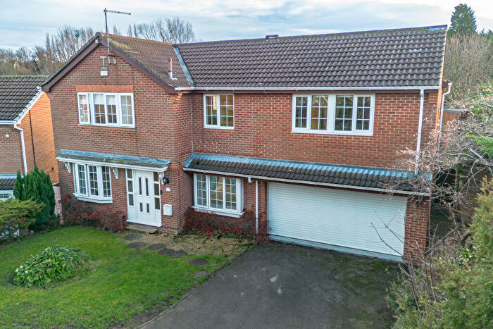 5 Bedroom Detached House For Sale In King George Croft, Morley, LS27