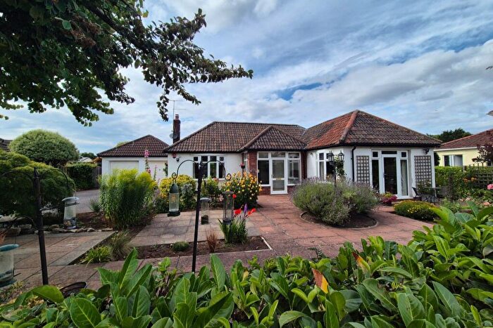 3 Bedroom Bungalow For Sale In Church Road, Easton-in-Gordano, Bristol, BS20