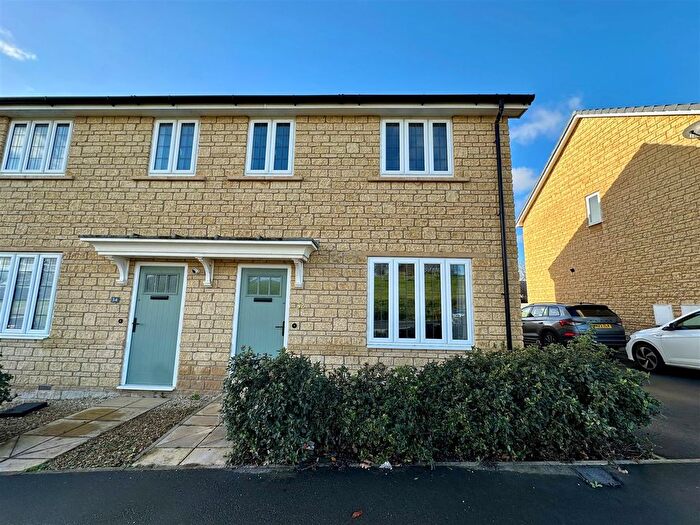 3 Bedroom Semi-Detached House To Rent In Haystack Avenue, Chippenham, SN14