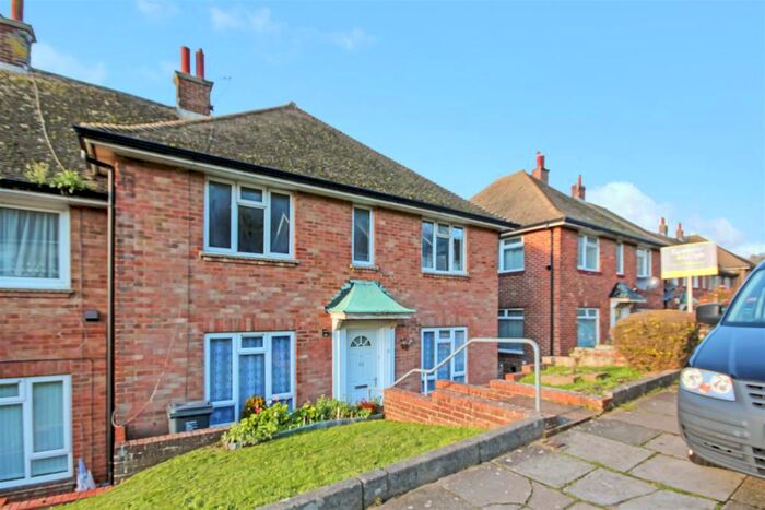 2 Bedroom Flat To Rent In Chichester Close, Hove, BN3