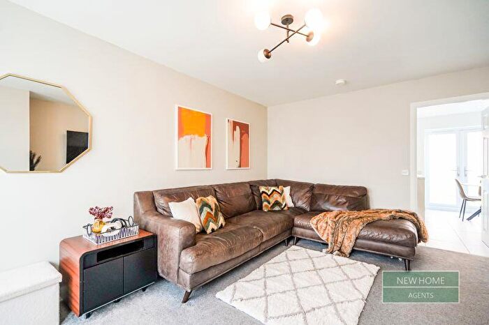 3 Bedroom Terraced House For Sale In Thornbury Walk, Kingswood, Hull, HU7