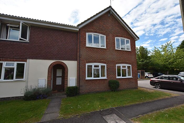 1 Bedroom Maisonette To Rent In Swan Way, Church Crookham, Fleet, GU51