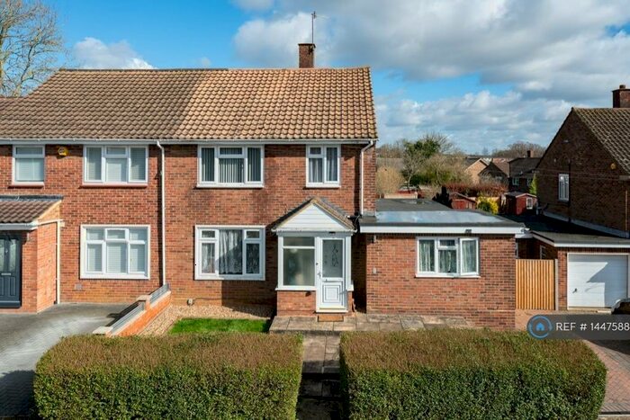 4 Bedroom Semi-Detached House To Rent In Newlands Road, Hemel Hempstead, HP1