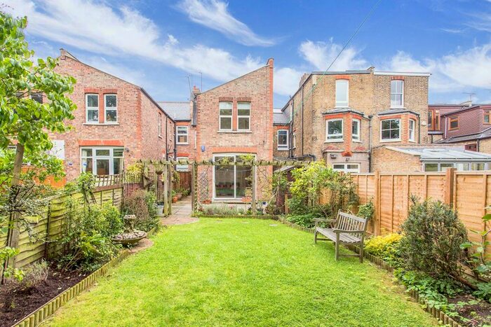 5 Bedroom Semi-Detached House To Rent In Durham Road, East Finchley, N2