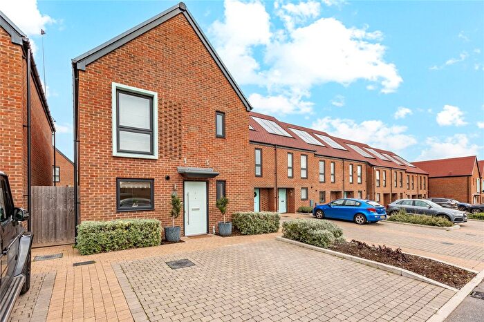 3 Bedroom Detached House For Sale In Whittle Drive, Hornchurch, RM12