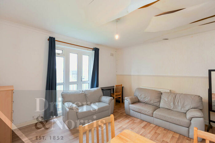 3 Bedroom Apartment To Rent In Avebury Street, Shoreditch, London, N1
