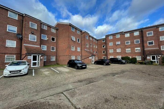 1 Bedroom Terraced House To Rent In Huxley Close, Northolt, Greater London, UB5