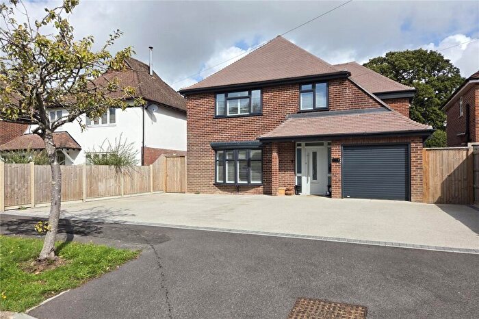 4 Bedroom Detached House For Sale In Pembury Road, Havant, Hampshire, PO9