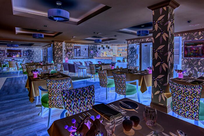 2 Bedroom Retirement Property For Sale In No. Marlow, Richmond Villages Northampton, Bridge Meadow Way, Northampton, Northamptonshire, NN4